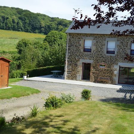 Cosy Chalet With Private Garden In Normandy Isigny-le-Buat Екстериор снимка
