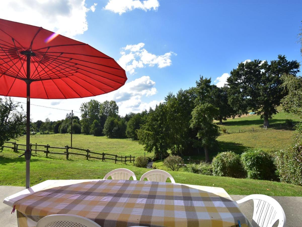 Cosy Chalet With Private Garden In Normandy Isigny-le-Buat Стая снимка
