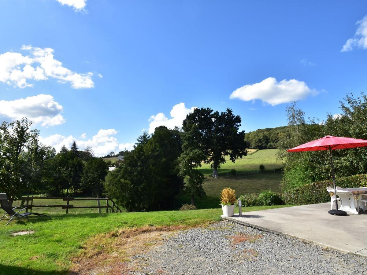 Cosy Chalet With Private Garden In Normandy Isigny-le-Buat Стая снимка