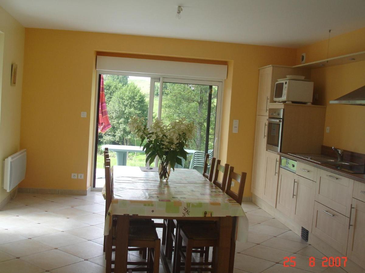 Cosy Chalet With Private Garden In Normandy Isigny-le-Buat Стая снимка