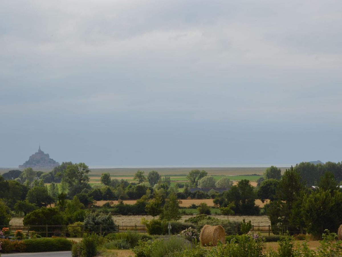 Cosy Chalet With Private Garden In Normandy Isigny-le-Buat Екстериор снимка